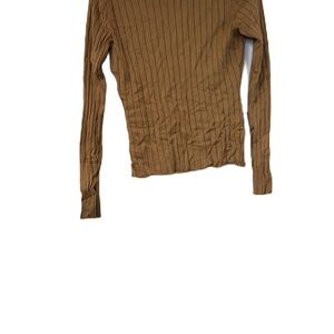 Women’s bundle Chic Tan Ribbed Sweater & Cropped Blue Velour Top M